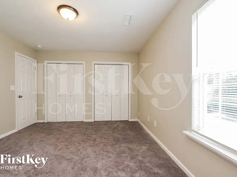 5823 Hamilton Oaks Dr — Photo 12