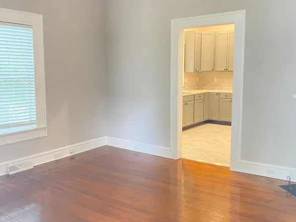 13 Woodward St, Greenville, SC 29611