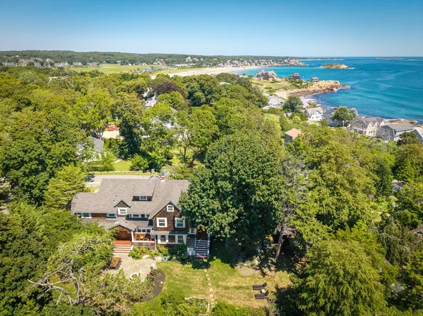 8 Brier Rd, Gloucester, MA 01930