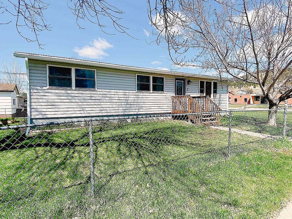 1st image of 703 8th St