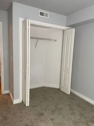 3 bed, 1247 sqft, $1,900 — Photo 4