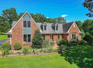 9 Club House Dr, Pinson, TN 38366