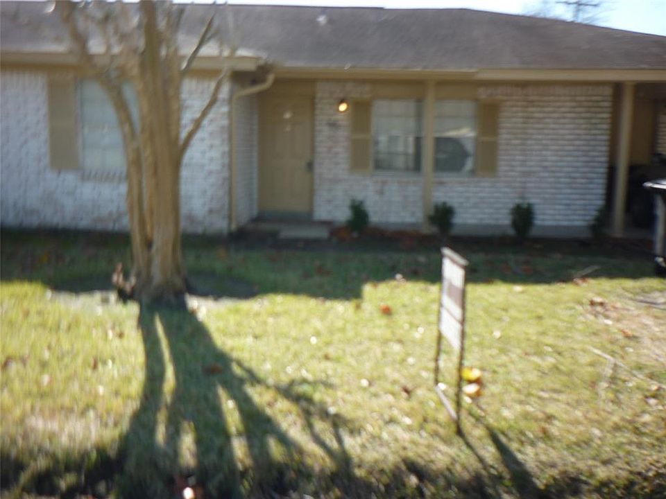 1st image of 905 Iwo St