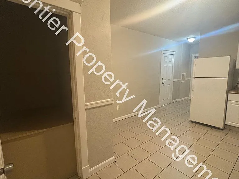 5309 Michigan Ave — Photo 9