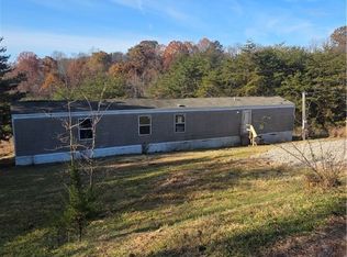 4394 Thomas Ridge Rd, Leon, WV 25123