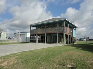 220 Stovall Dr, Palacios, TX 77465