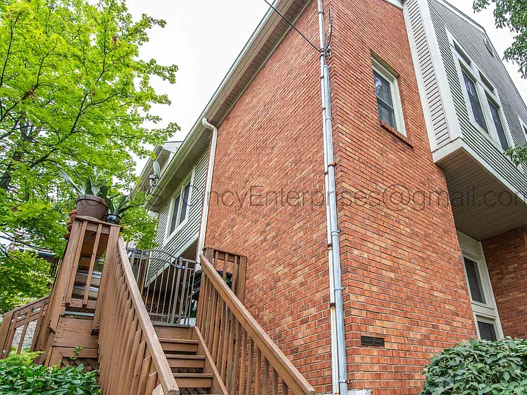 2126A Gilbert Ave — Photo 24