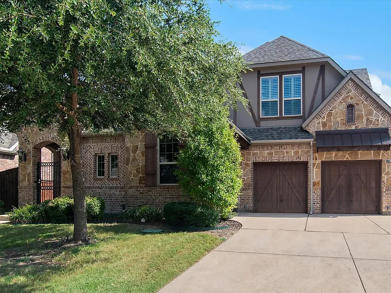 1618 Whirlaway Ct — Photo 1