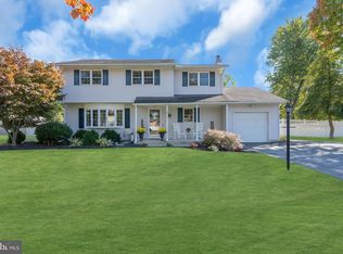 21 Cherrybrook Ln, East Windsor, NJ 08520