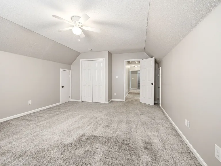 6330 N Glen Dr — Photo 34