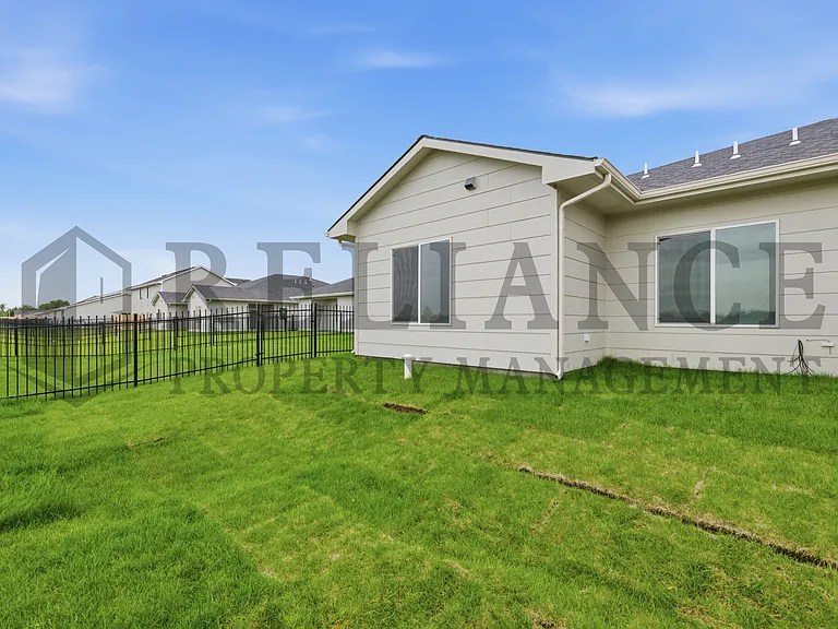202 N Gowen St — Photo 9