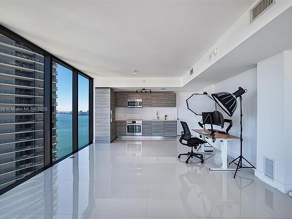 5th image of 650 NE 32nd St Unit 3408