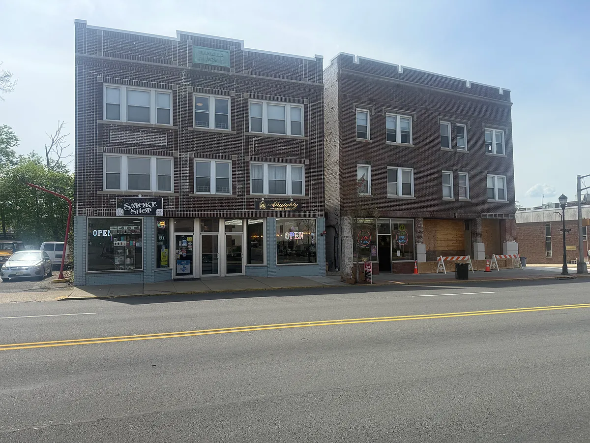 Building Photo - 254 Bloomfield Ave #4