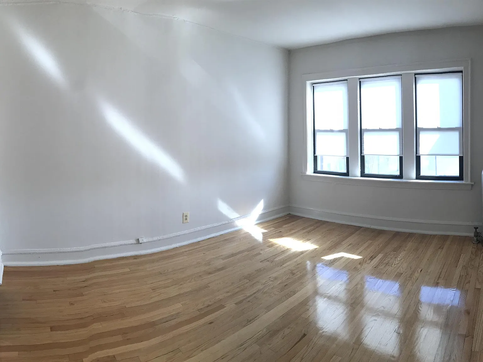 8300 S May St - 8300-3 — Photo 2