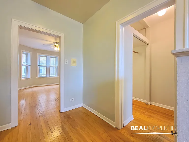 4225 Paulina — Photo 11