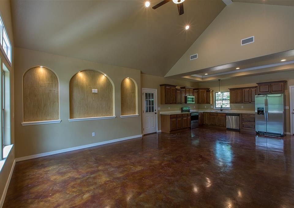 1st image of 133 Brook Ln