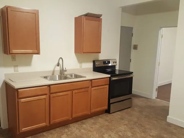 178 Main St #1, Auburn, ME 04210