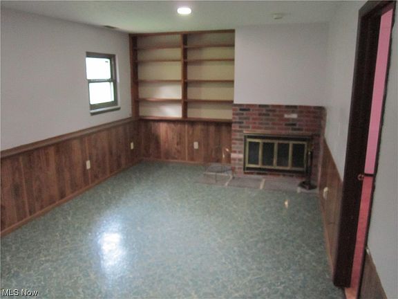 3rd image of 116 Elmwood Dr