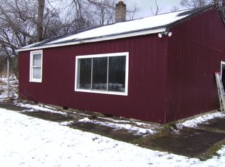 9261 Hartland Rd, Fenton, MI 48430