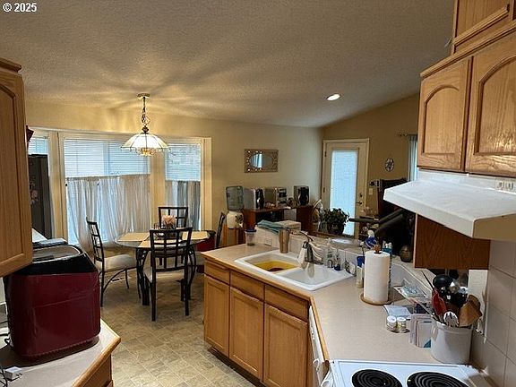 2nd image of 7405 NE 51st Ave