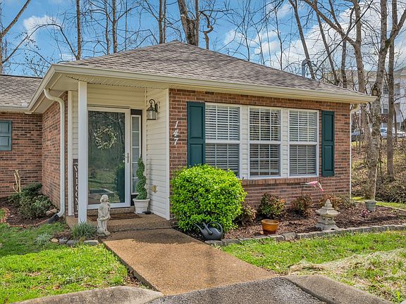 3rd image of 147 Eastdale Ln