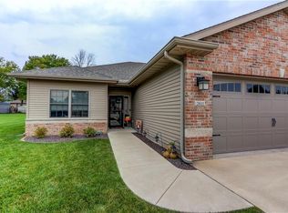 2611 S Pine Meadow Ct, Decatur, IL 62521
