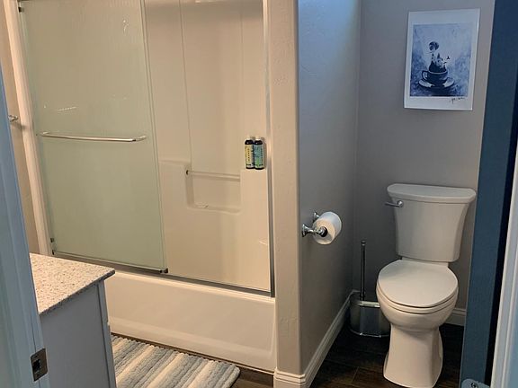 BATROOM 2, ALSO HAS PRIVATE DOOR TO BEDROOM 2