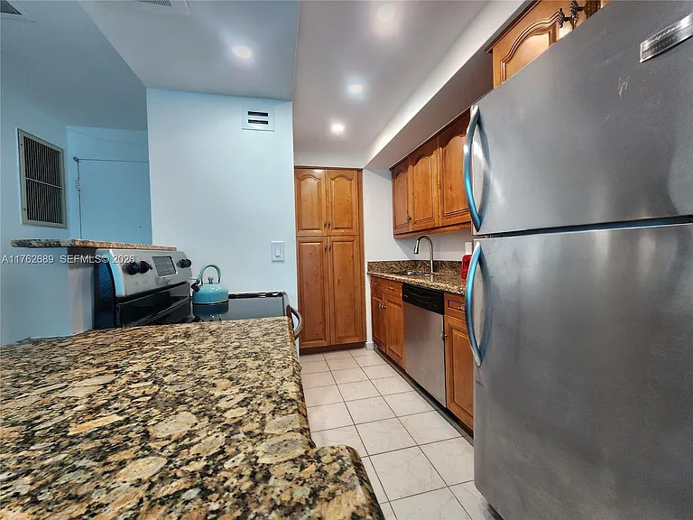 3505 S Ocean Dr #819 — Photo 7