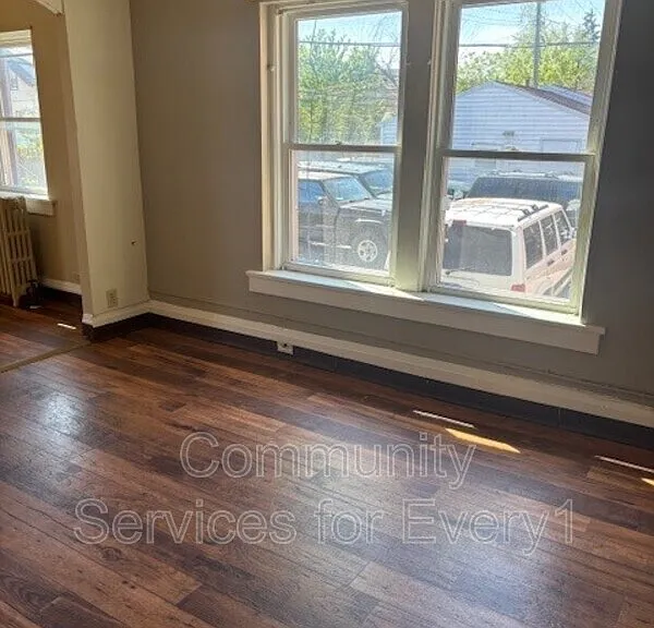 2425 Delaware Ave #6 — Photo 4