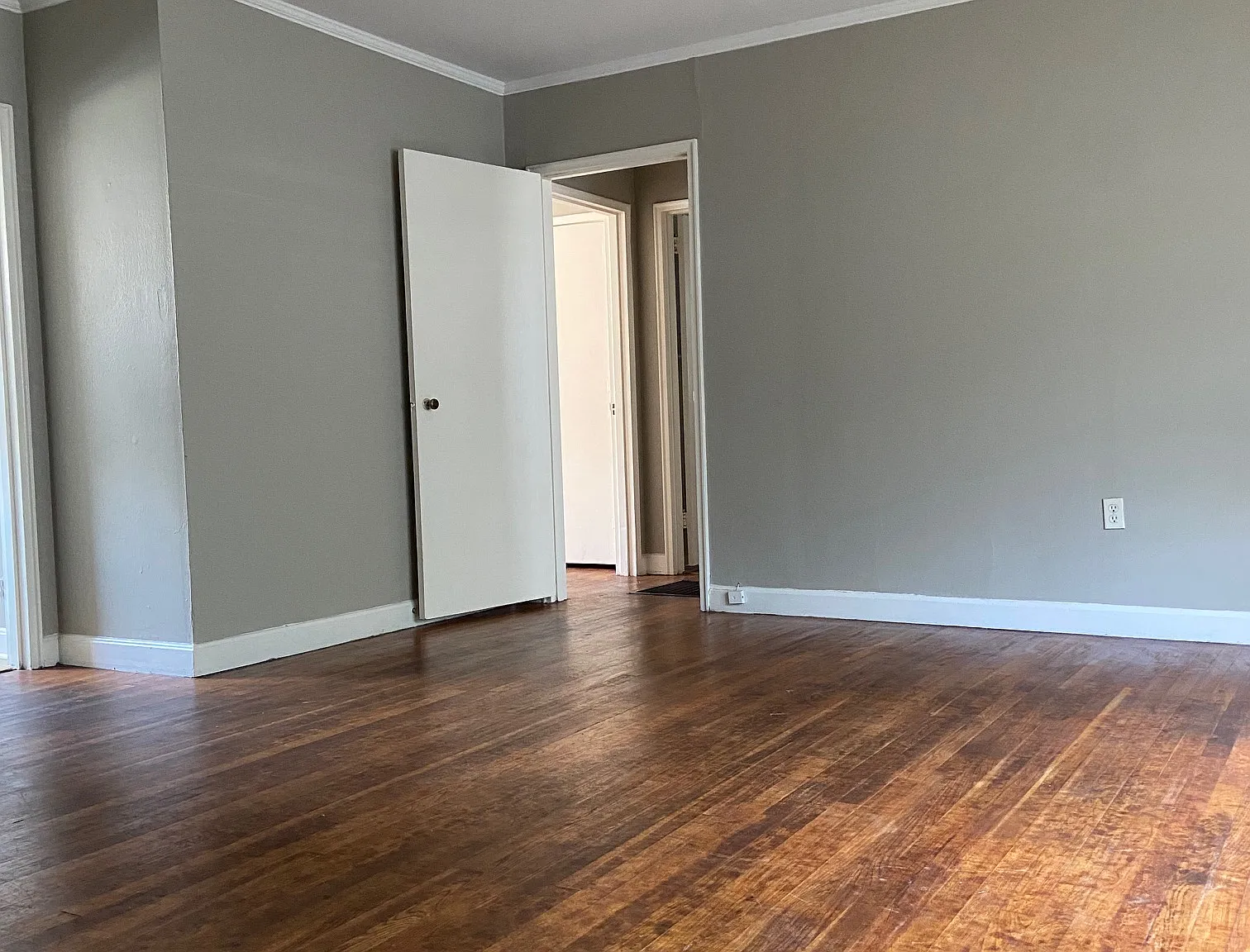 127 Crestview Apartments - Apt 2 — Photo 4