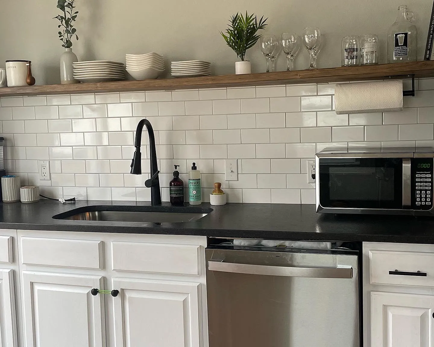 523 E Cache La Poudre St — Photo 3