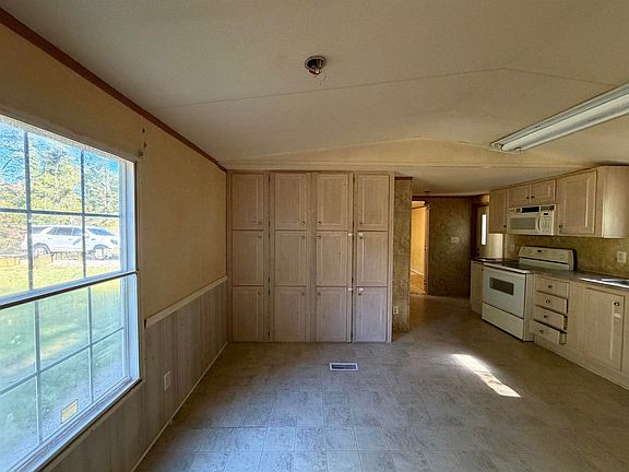5th image of 340 Mount Comfort Rd