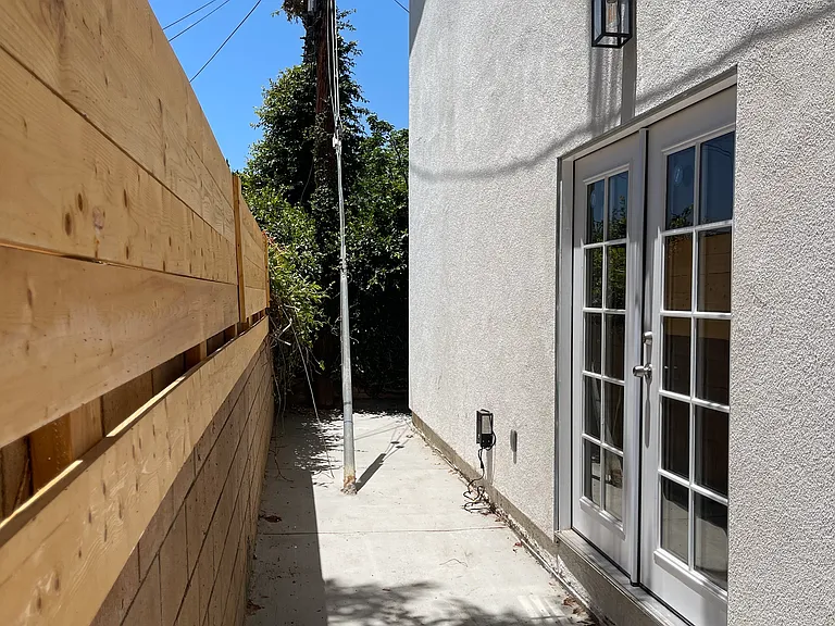 7911 Royer Ave — Photo 14