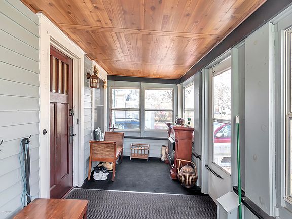4th image of 2415 Forest Ave