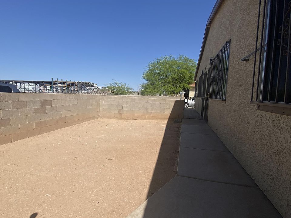 1st image of 405 E Thoroughbred St #1