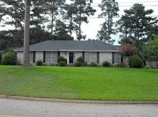 900 Selkirk Dr, Dothan, AL 36303