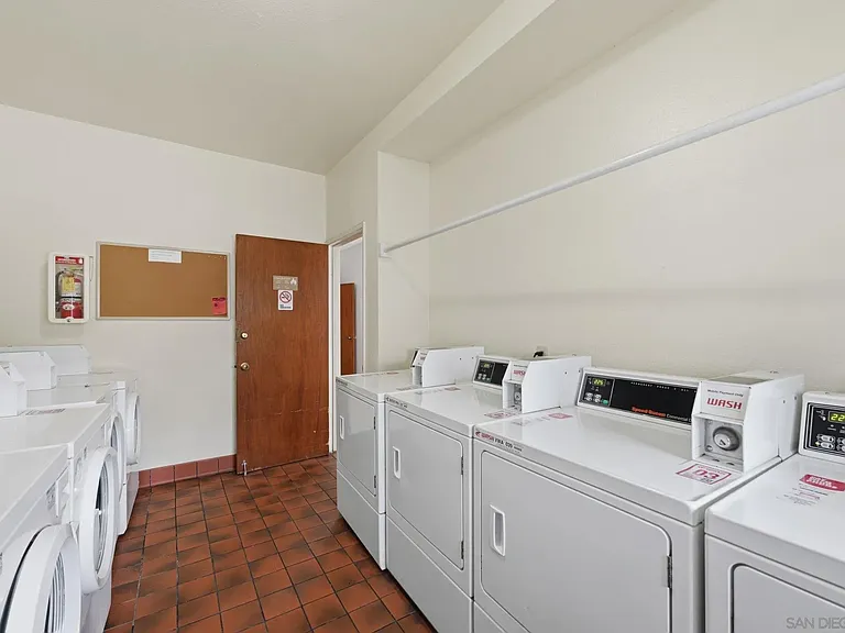 8320 Regents Rd #1-I — Photo 31
