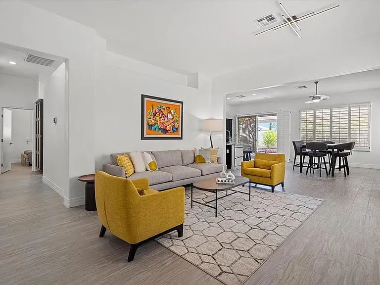 824 Cambridge Cross Pl — Photo 3