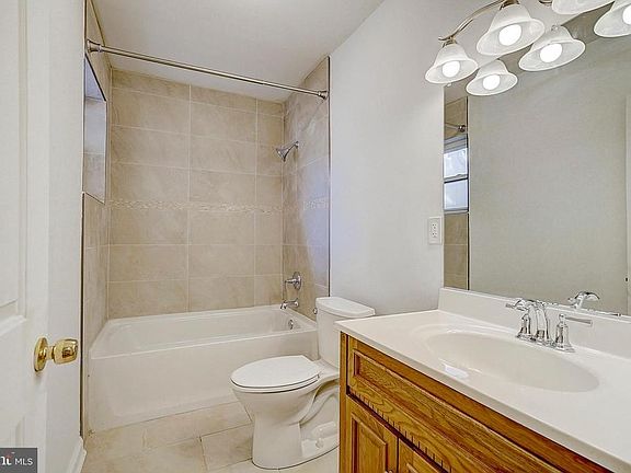 5th image of 1631 Germantown Ave #1