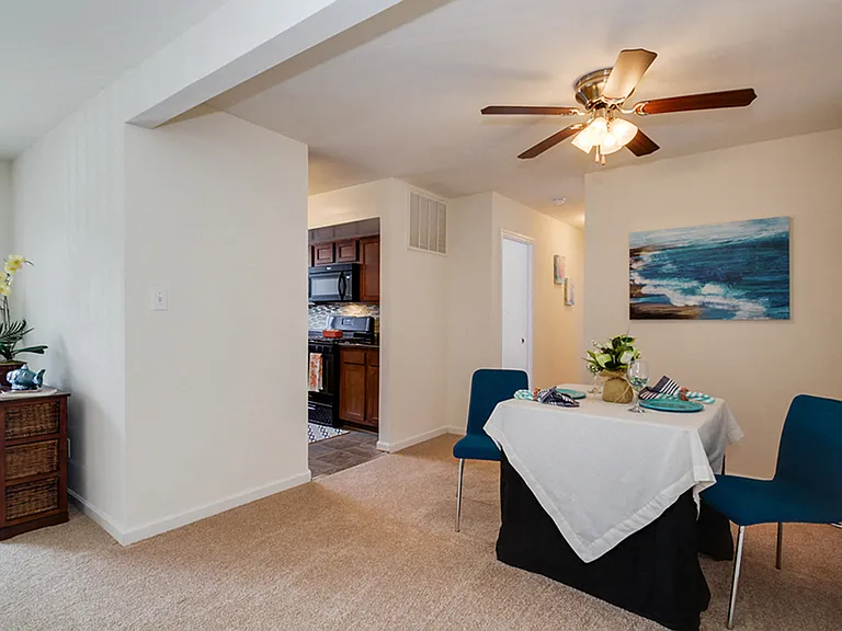 Dining area with ceiling fan