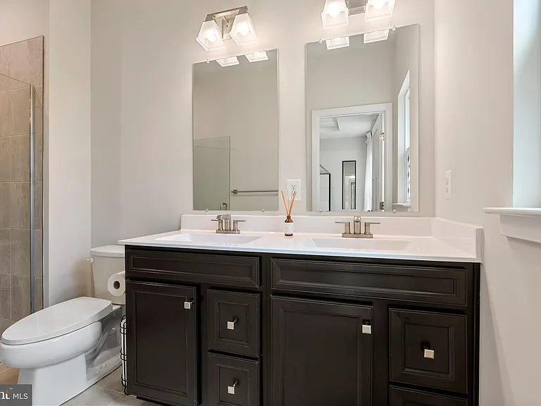 7903 Tanbridge Ln — Photo 26