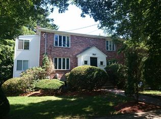 6 Louise Rd, Chestnut Hill, MA 02467