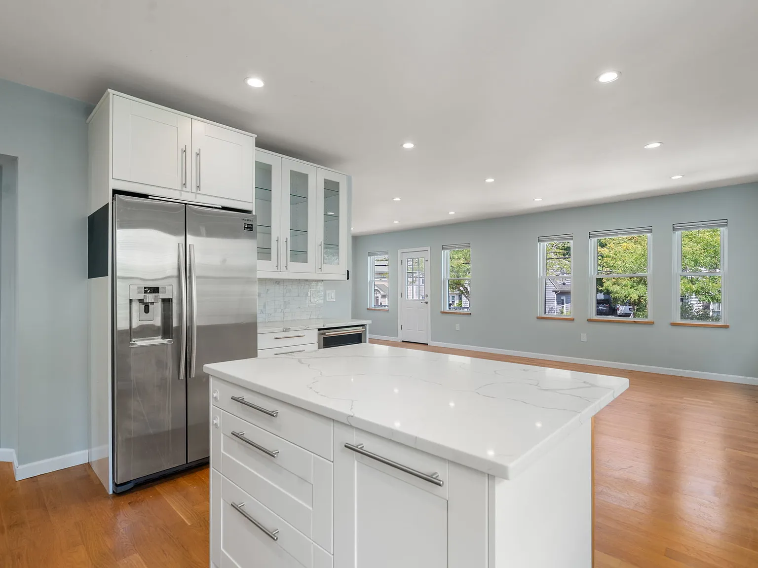 3 bed, 1400 sqft, $3,900 — Photo 4