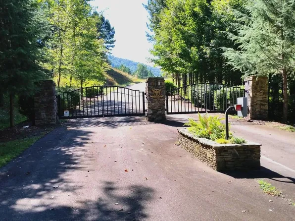 9 Eastview Trl, Ellijay, GA 30536