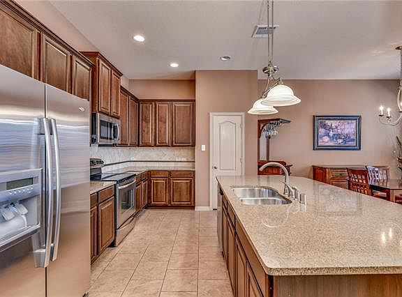 3rd image of 4005 Milan Dr