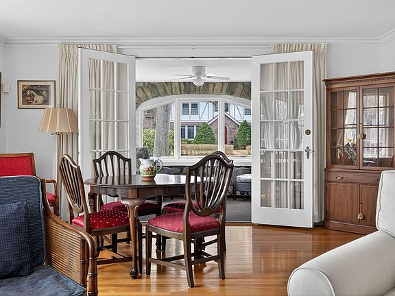 3rd image of 4 Fiske Rd