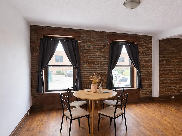 209 W 5th Ave #203 — Photo 5