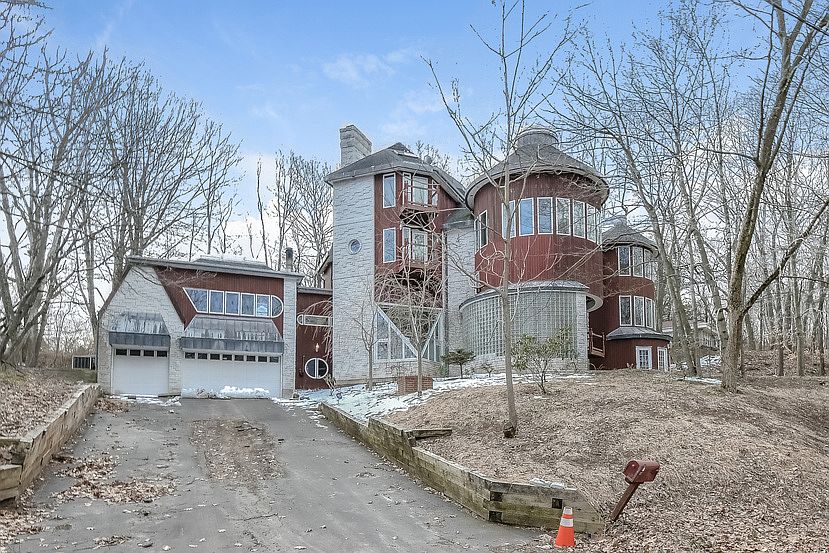 1st image of 170 Conrad Dr