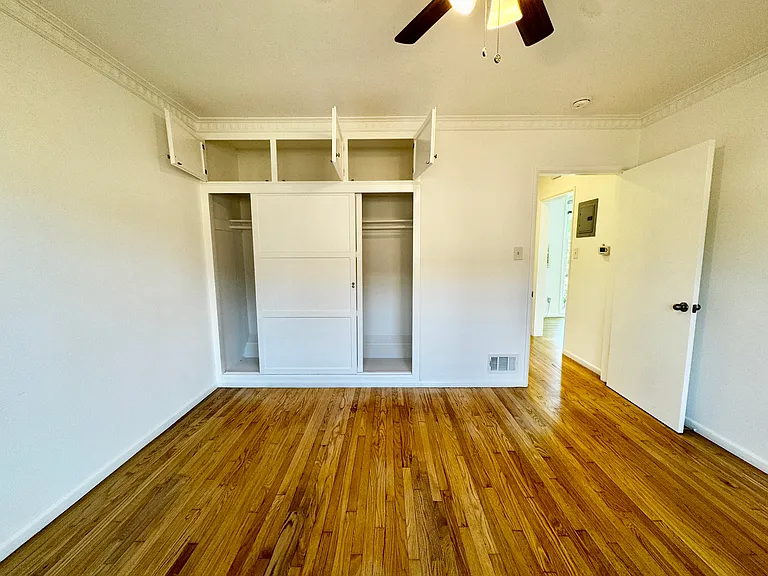 1266 N Laurel Ave #11 — Photo 21