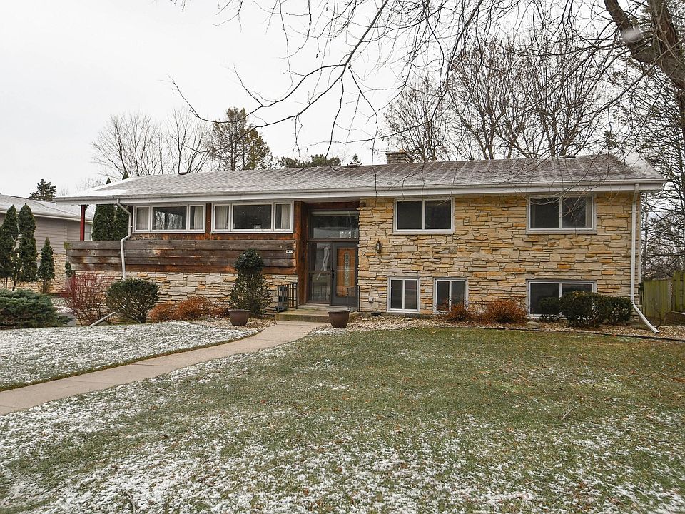 1st image of 1413 Riverdale Dr